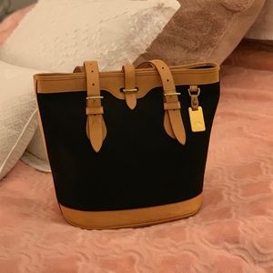 Dooney & Bourke Cabriolet Bucket Bag Black